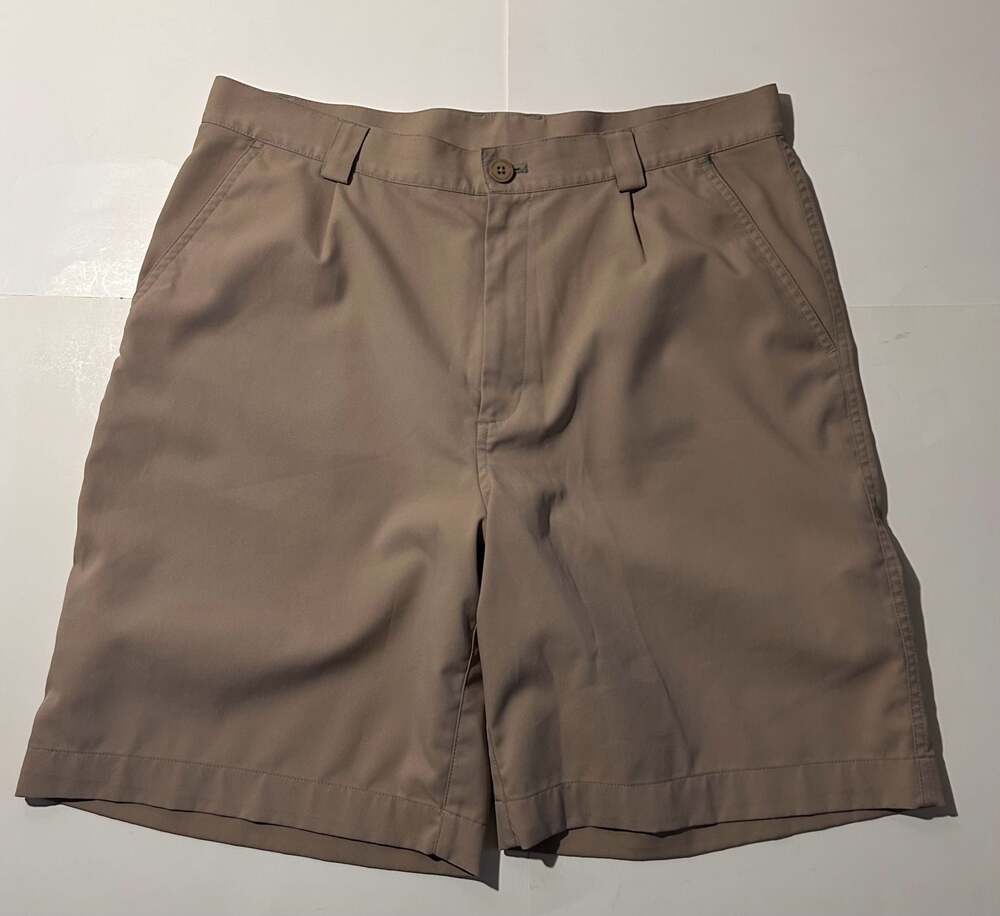 Under Armour Performance Men's Khaki Flat Front Golf Shorts Size 34R